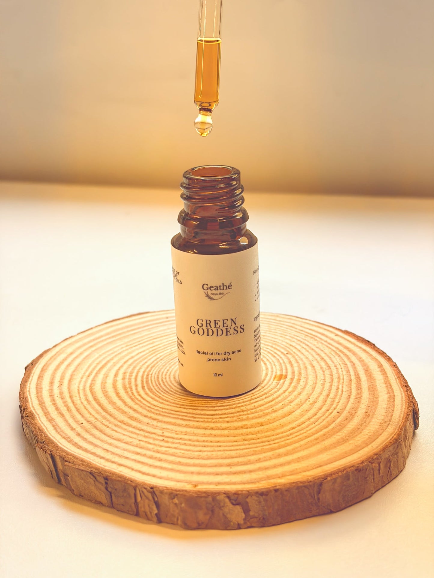 Face Oil made with 14 different plant oils for dry acne prone sensitive skin by Geathé, Bengaluru, India